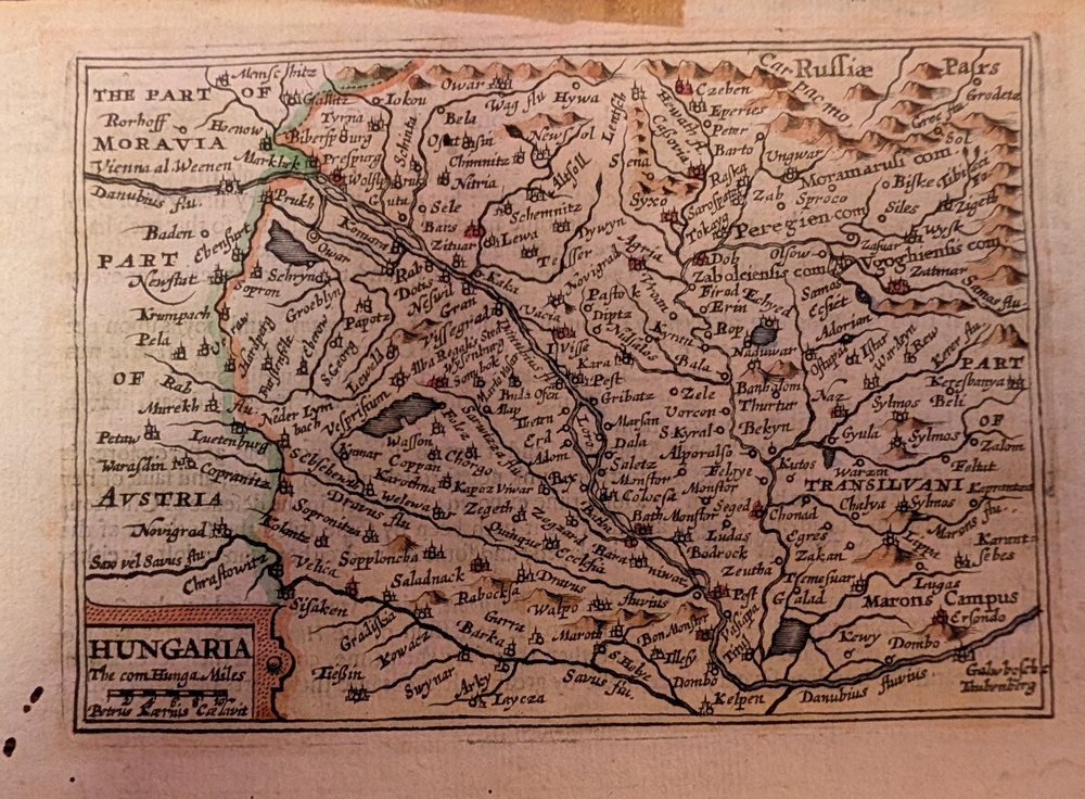 Small hand-coloured engraved map of the Kingdom of Hungary, with Moravia and Austria at the left, Transylvania at the right, rivers threading the plate and mountains in pictorial relief; title cartouche lower left reading HUNGARIA.